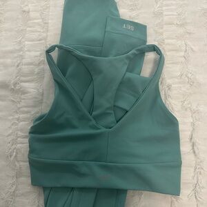 Set Active, XS, Like New